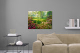 Aufgehängte Fotografie einer sonnigen Blumenwiese. Fotokunst online kaufen. Wandbild hinter Acrylglas oder als Poster