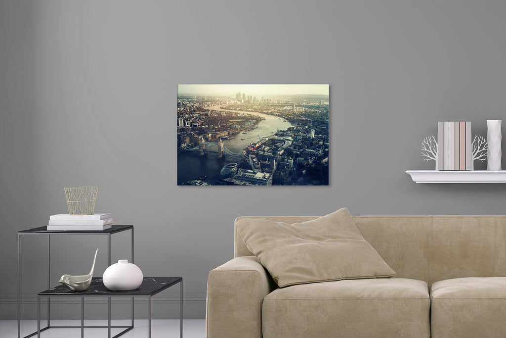 Aufgehängtes Wandbild einer Fotografie mit Blick über London und der Themse. Fotokunst online kaufen. Hinter Acrylglas oder als Poster