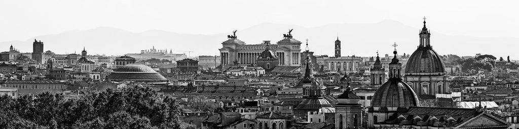 Schwarz-Weiß Panorama Fotografie von Rom. Fotokunst online kaufen. Wandbild hinter Acrylglas oder als Poster
