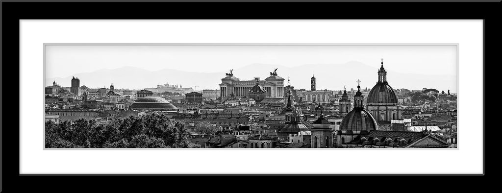 Schwarz-Weiß Panorama Fotografie von Rom. Fotokunst online kaufen. Wandbild im Rahmen