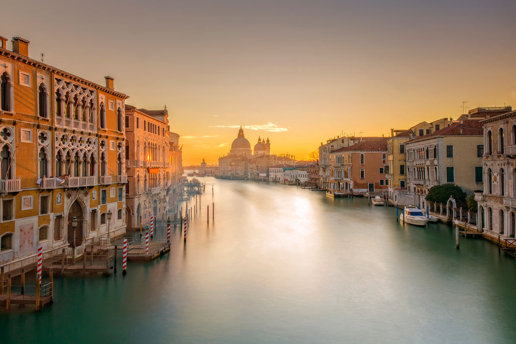 Fotografie vom Canal Grande in Venedig. Fotokunst online kaufen. Wandbild hinter Acrylglas oder als Poster