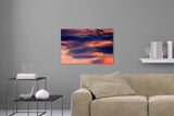 Aufgehängte abstrakte Fotografie vom Himmel in blau und orange. Fotokunst online kaufen. Wandbild hinter Acrylglas oder als Poster