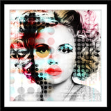 Abstrakte People Fotografie von einer Frau mit Punkten und Typografie. Fotokunst online kaufen. Wandbild im Rahmen