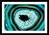 Makro Fotografie eines Kristall in grün und blau. Fotokunst online kaufen. Wandbild im Rahmen