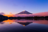 Landschafts Fotografie des Fujiyama bei Sonnenaufgang. Fotokunst online kaufen. Wandbild hinter Acrylglas oder als Poster