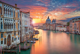 Stadt Architektur Fotografie vom Grand Canal in Venedig bei Sonnenuntergang. Fotokunst online kaufen. Wandbild hinter Acrylglas oder als Poster