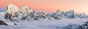 Natur Landschafts Fotografie des Himalaya Gebirges bei Sonnenaufgang im Panorama Format. Fotokunst und Bilder online kaufen. Wandbild hinter Acrylglas oder als Poster
