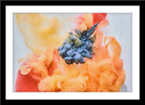 Abstrakte Fotografie von farbigen Rauch der sich vermischt. Fotokunst und Bilder online kaufen. Wandbild im Rahmen