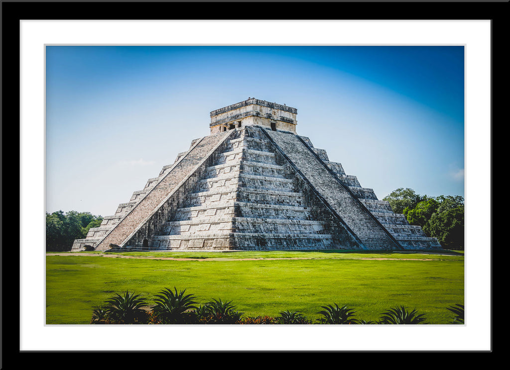 Architektur Fotografie des Maya Tempels. Fotokunst und Bilder online kaufen. Wandbild im Rahmen
