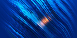 Abstrakte Fotografie von einer Lichtquelle in Blau im Panorama Format. Fotokunst und Bilder online kaufen. Wandbild hinter Acrylglas oder als Poster