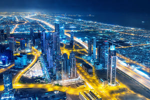 Architektur Fotografie der Stadt Dubai bei Nacht. Fotokunst und Bilder online kaufen. Wandbild hinter Acrylglas oder als Poster