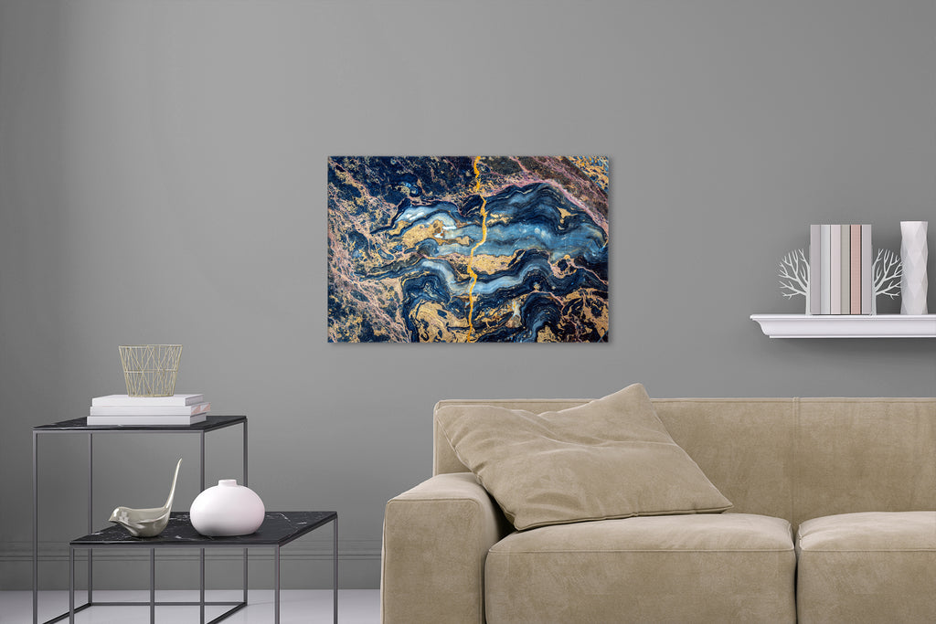 Aufgehängte Abstrakte Natur Fotografie vom gelb, blauen Onyx Marmor. Fotokunst und Bilder online kaufen. Wandbild hinter Acrylglas oder als Poster