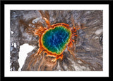 Natur Landschafts Fotografie der Grand Prismatic Spring in Amerika von oben im Querformat. Fotokunst und Bilder online kaufen. Wandbild im Rahmen