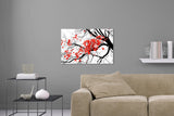 Aufgehängte Natur Fotografie von einem einem schwarzen Baum vor weißem Hintergrund mit wenigen roten Blättern. Fotokunst und Bilder online kaufen. Wandbild hinter Acrylglas oder als Poster