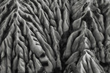 Schwarz-Weiß Natur Landschafts Fotografie von einer Felsformation in Kappadokien. Fotokunst und Bilder online kaufen. Wandbild hinter Acrylglas oder als Poster