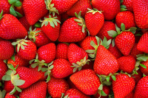 Natur Fotografie von frischen Erdbeeren für die Küche. Fotokunst und Bilder online kaufen. Wandbild hinter Acrylglas oder als Poster