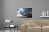 Aufgehängte Natur Landschafts Fotografie von einer Sturm Wolke über dem Meer. Fotokunst und Bilder online kaufen. Wandbild hinter Acrylglas oder als Poster