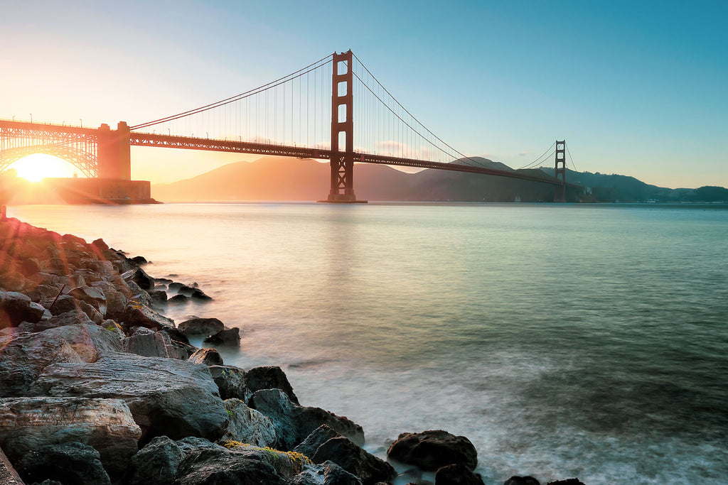 Architektur Landschafts Fotografie der Golden Gate Bridge in San Francisco bei Sonnenaufgang.Fotokunst und Bilder online kaufen. Wandbild hinter Acrylglas oder als Poster
