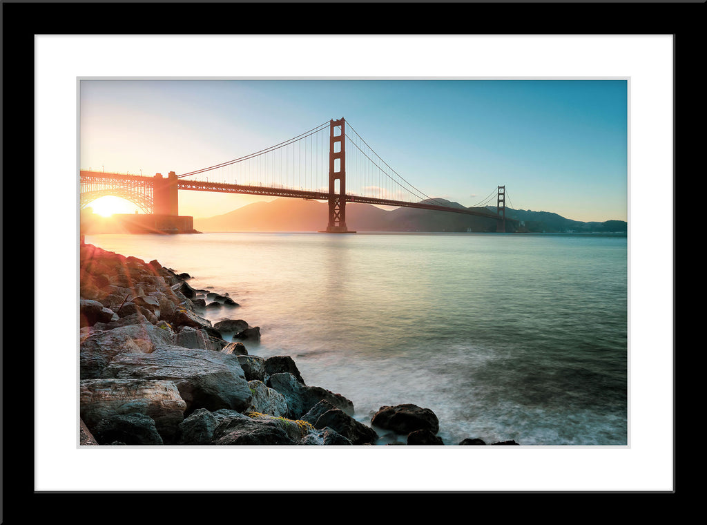 Architektur Landschafts Fotografie der Golden Gate Bridge in San Francisco bei Sonnenaufgang.Fotokunst und Bilder online kaufen. Wandbild im Rahmen