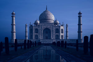 Architektur Fotografie des Taj Mahal bei Nacht. Fotokunst und Bilder online kaufen. Wandbild hinter Acrylglas oder als Poster