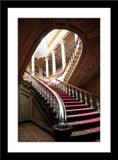 Architektur Fotografie von einer alten Treppe im Dolmabahce Palast in der Türkei im Hochformat. Fotokunst und Bilder online kaufen. Wandbild im Rahmen