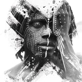Schwarz-Weiß Fotografie Komposing von einem Mann mit Gesichts Bemalung und einem X im quadratischen Format. Fotokunst und Bilder online kaufen. Wandbild hinter Acrylglas oder als Poster