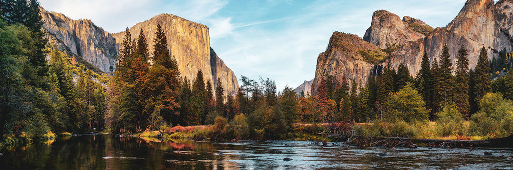 Natur Landschafts Fotografie des Yosemite National Parks in Amerika mit dem El Capitan im Panorama Format. Fotokunst und Bilder online kaufen. Wandbild hinter Acrylglas oder als Poster