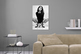 Aufgehängte schwarz-weiß Fotografie von einer aufreizenden Frau. Fotokunst online kaufen. Wandbild hinter Acrylglas oder als Poster